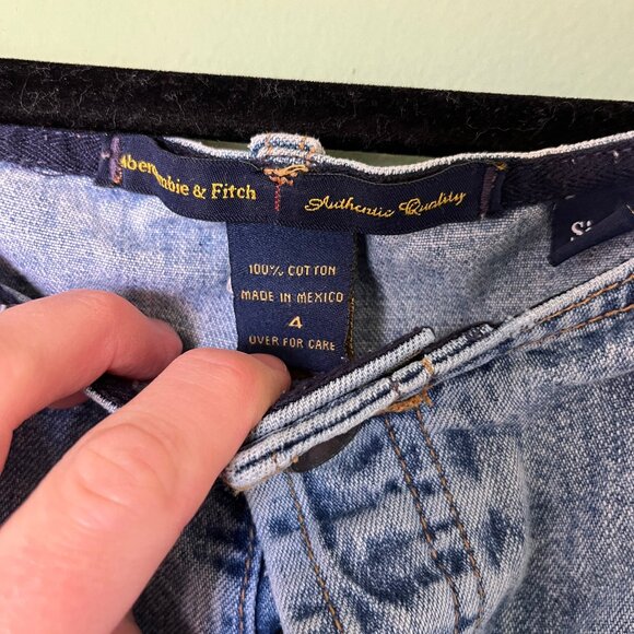 VINTAGE Abercrombie & Fitch Button Fly Jean Shorts Low Rise Size 4 6 - Picture 4 of 7